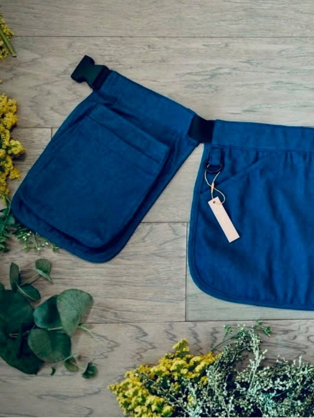 Women's Denim Buckle Waist Apron - Picture 2 of 5